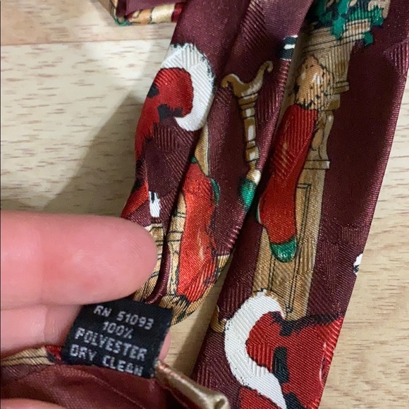 Vintage Christmas Santa Tie - Picture 4 of 5